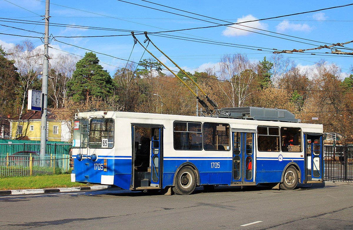 Moszkva, ZiU-682GM1 (with double first door) — 1705