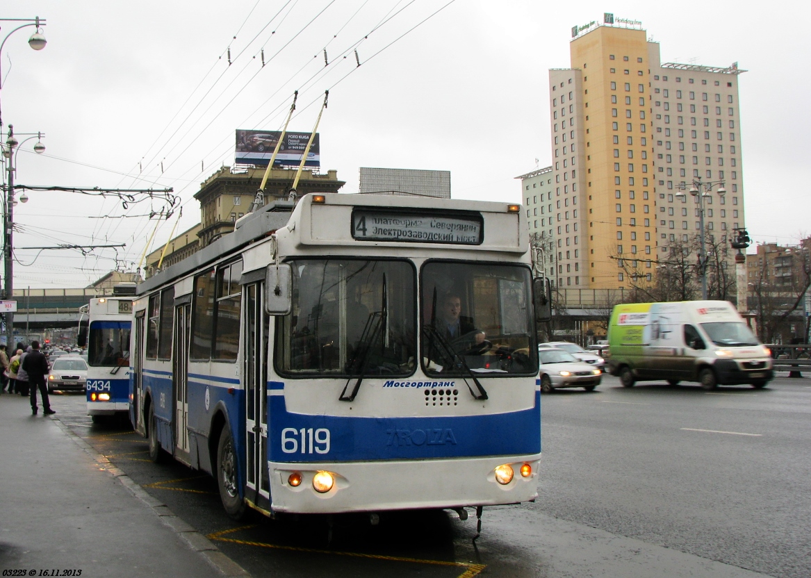 Москва, ЗиУ-682Г-016.02 (с широкой 1-й дверью) № 6119