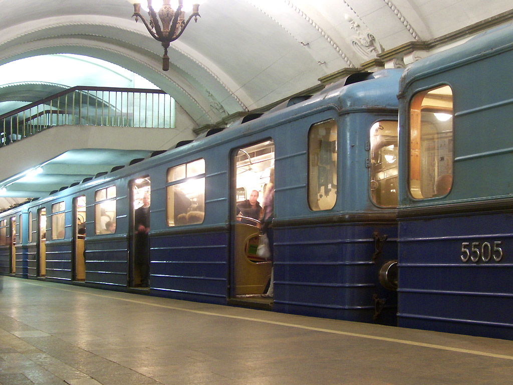 莫斯科 — Metro — Vehicles — Type Ezh/Em-508/Em-509