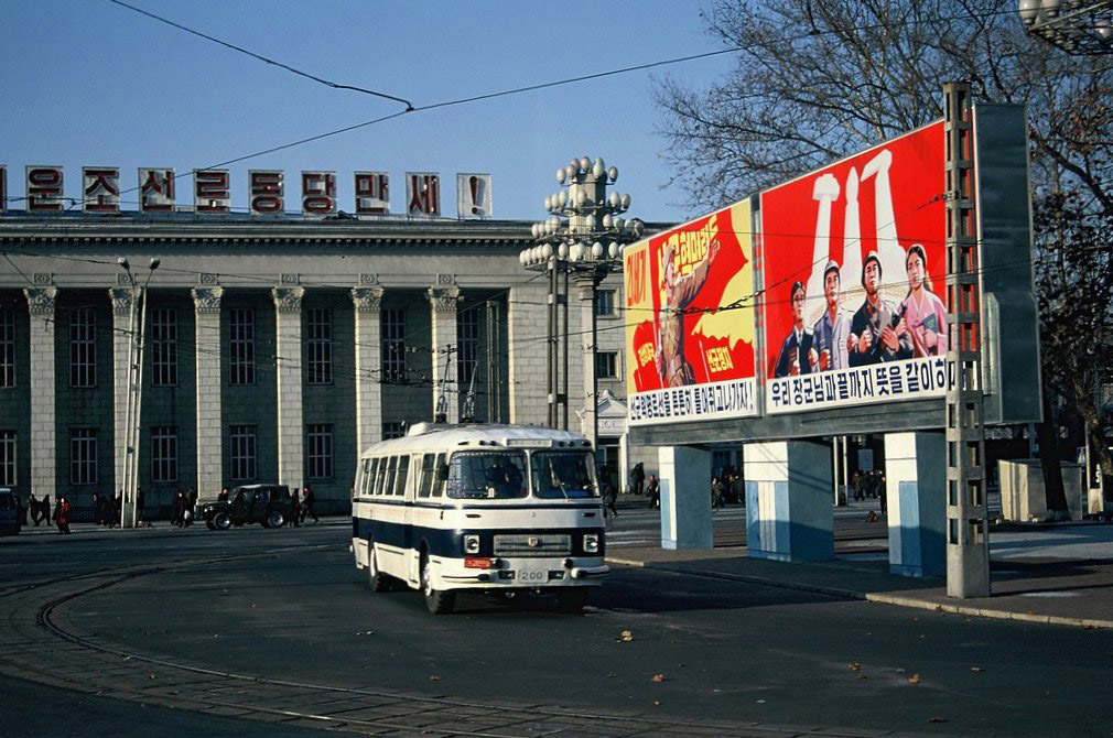 Pyongyang, Chollima 72 Br. 200; Pyongyang — Historical photos — Tramway and Trolleybus (1991+)