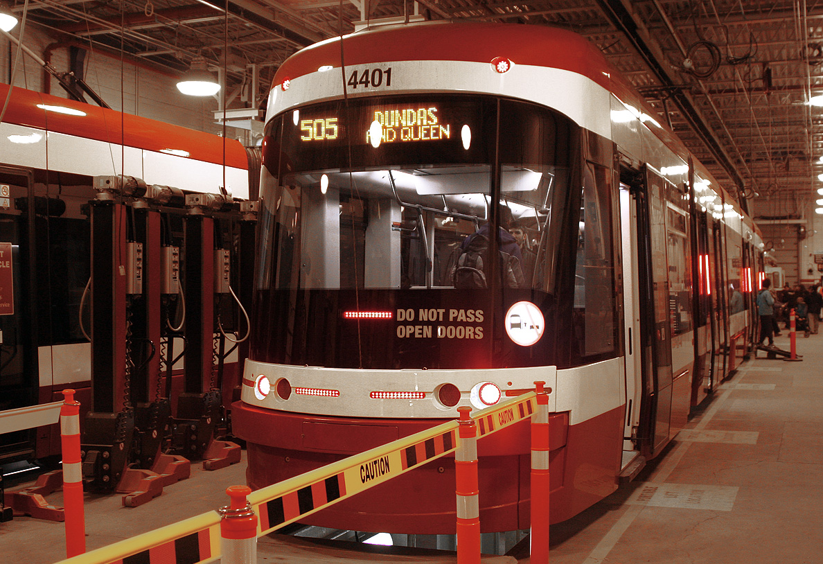 Торонто, Bombardier Flexity Toronto № 4401; Торонто — Презентация новых вагонов LFLRV
