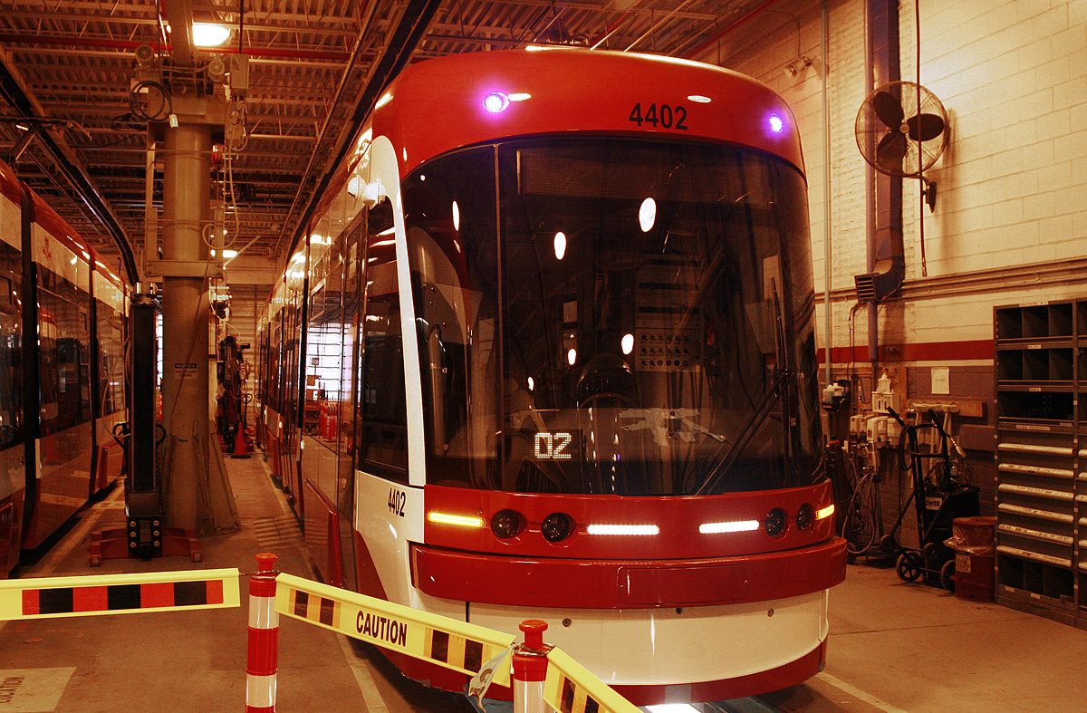 Торонто, Bombardier Flexity Toronto № 4402; Торонто — Презентация новых вагонов LFLRV