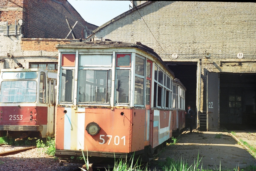 Санкт-Петербург, ЛМ-68М № 2553; Санкт-Петербург, МС-2 № 5701
