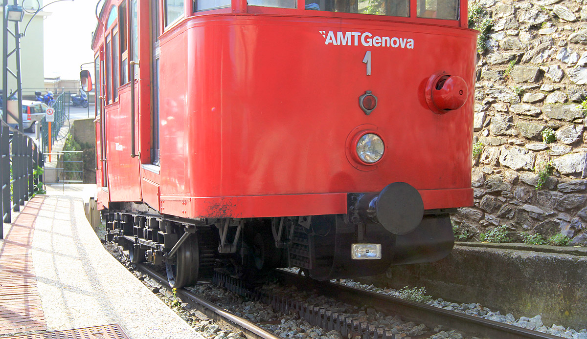 Генуя, Двухосный моторный Diatto № 1; Генуя — Зубчатая железная дорога Principe-Granarolo