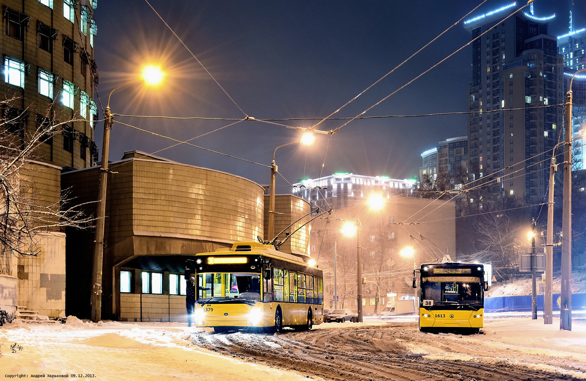 Киев, Богдан Т70110 № 1379; Киев, ЛАЗ E301D1 № 1613