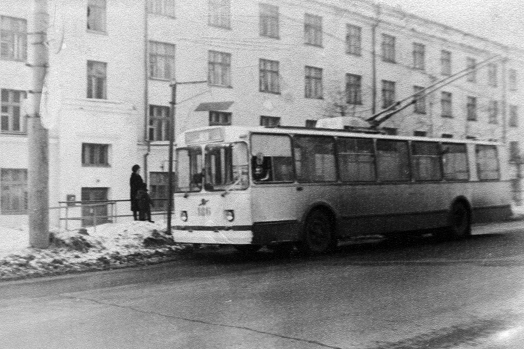 Ижевск, ЗиУ-682В № 186; Ижевск — Старые фотографии