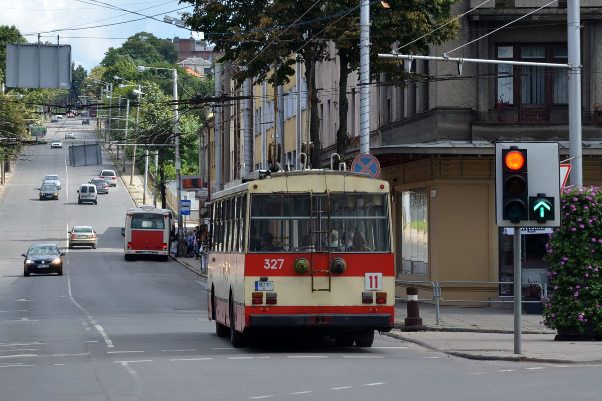 Каунас, Škoda 14Tr № 327