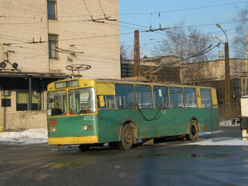 Санкт-Петербург, ЗиУ-682В10 № 4902