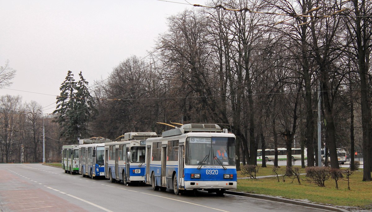 Moskva, BTZ-52761R Br. 6920