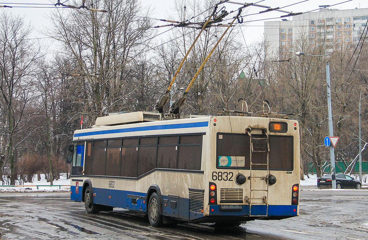 Москва, СВАРЗ-МАЗ-6235.00 № 6832