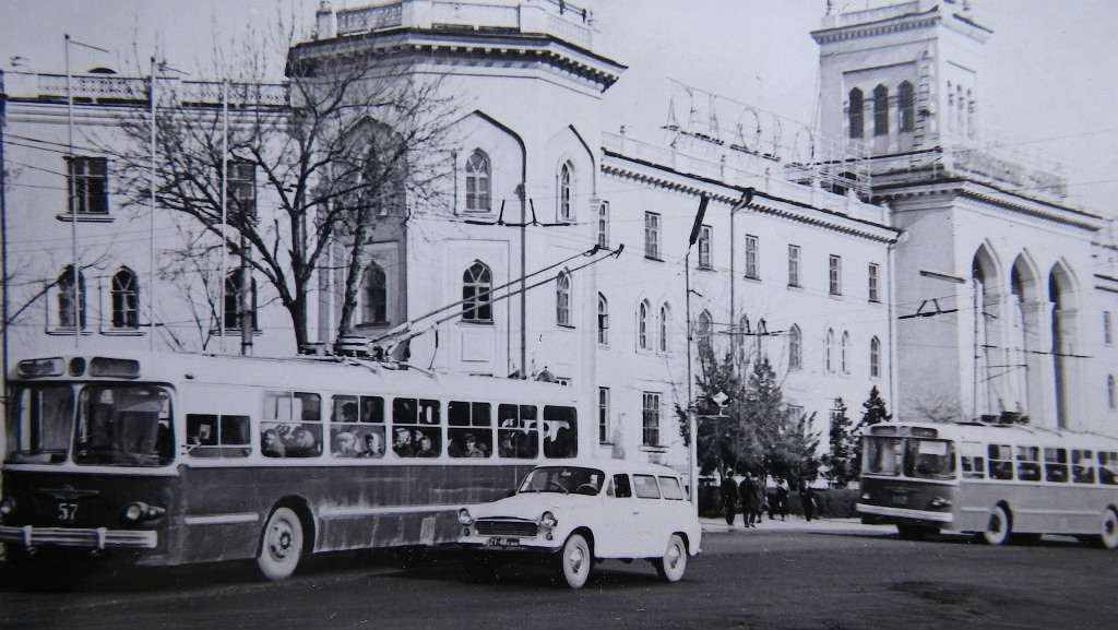 Душанбе, ЗиУ-5 № 57; Душанбе, ЗиУ-5Г № 112; Душанбе — Исторические фотографии — Душанбе; Душанбе — Фотоархив Гафура Шерматова