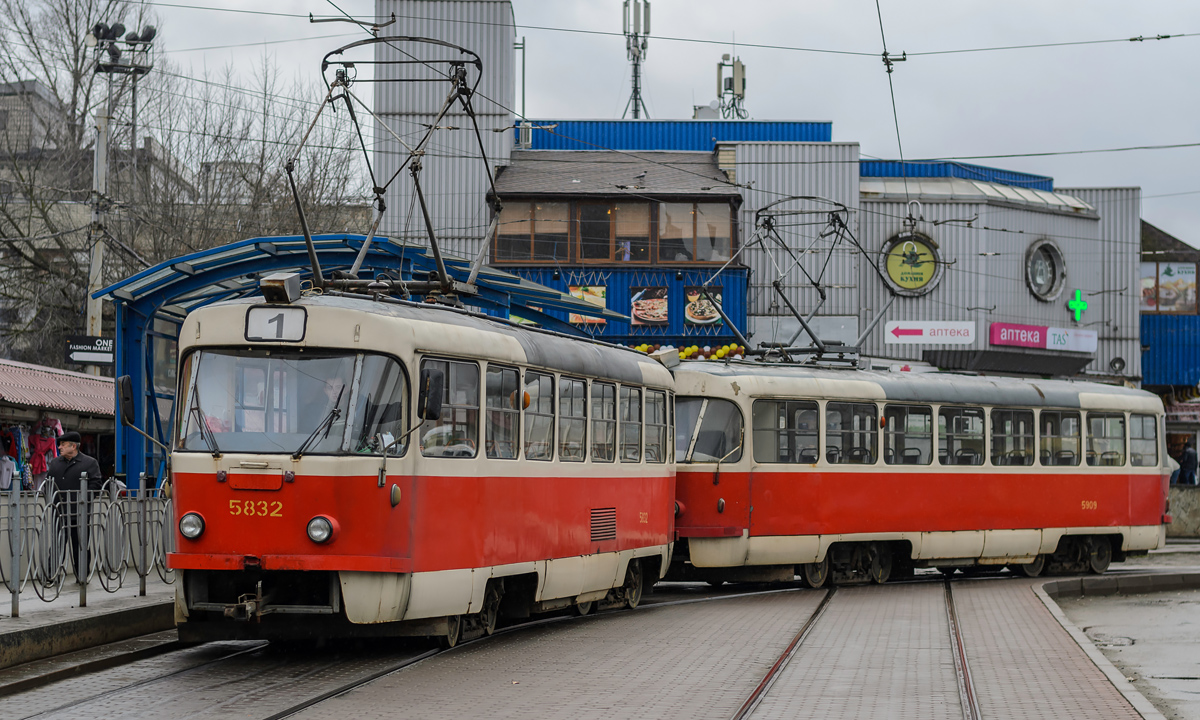 Киев, Tatra T3SU № 5832