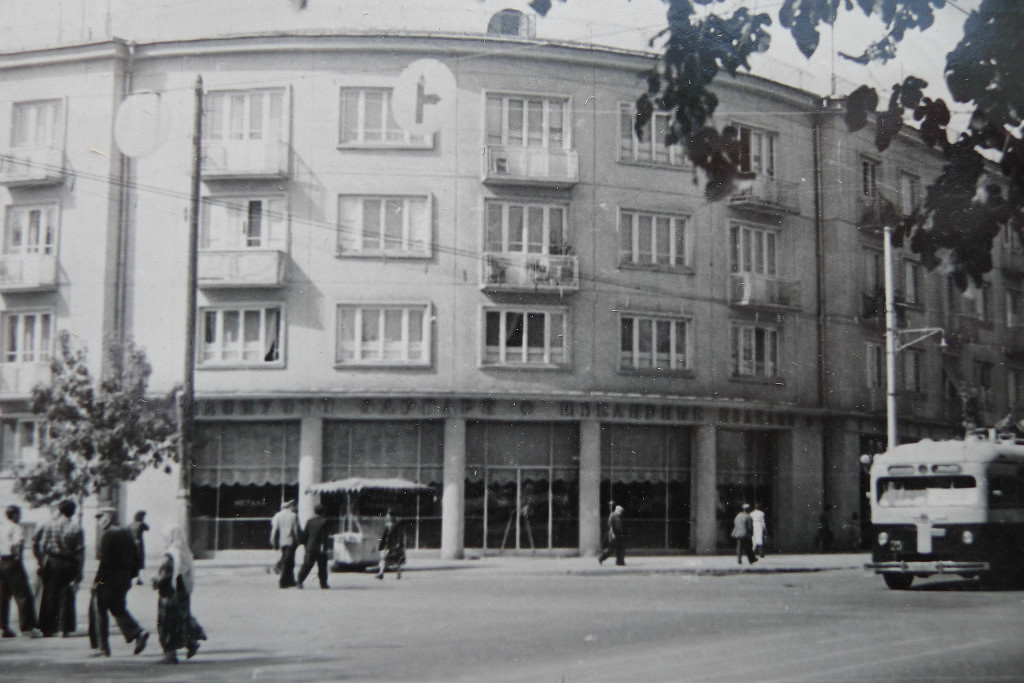 Duschanbe, MTB-82D Nr. 25; Duschanbe — Gafur Shermatov photo archive; Duschanbe — Old photos — Stalinabad