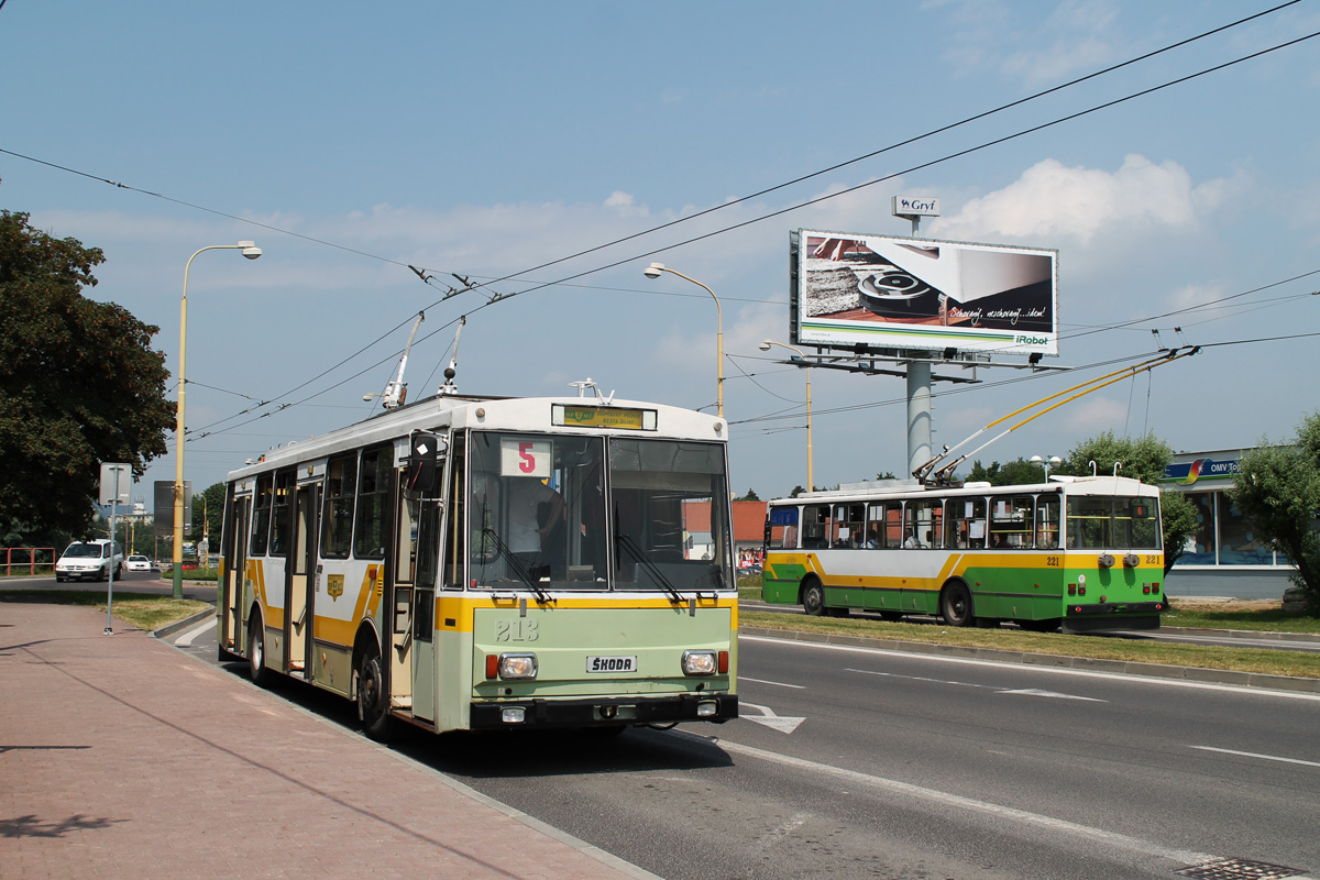 Жилина, Škoda 14Tr14/7 № 213