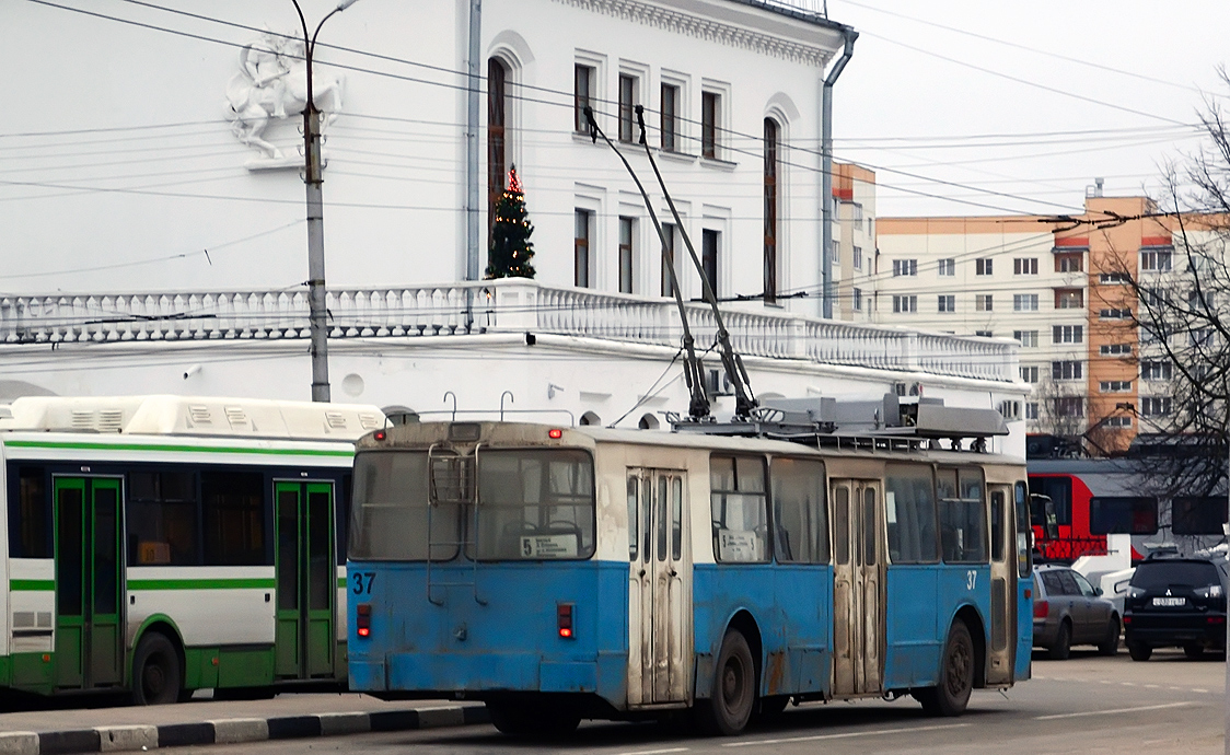 Великий Новгород, ЗиУ-682 КР Иваново № 37