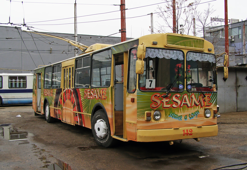 Плевен, ЗиУ-682УП НРБ № 142 (01427)