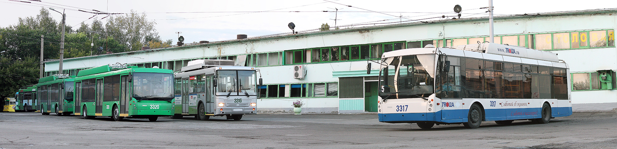 Новосибирск, Тролза-5265.00 «Мегаполис» № 3320; Новосибирск, СТ-6217М № 3316; Новосибирск, Тролза-5265.00 «Мегаполис» № 3317