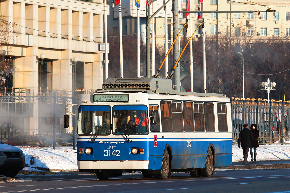 Moscow, ZiU-682GM1 (with double first door) № 3142 Moscow, ZiU-682GM1 (with double first door) № 3142