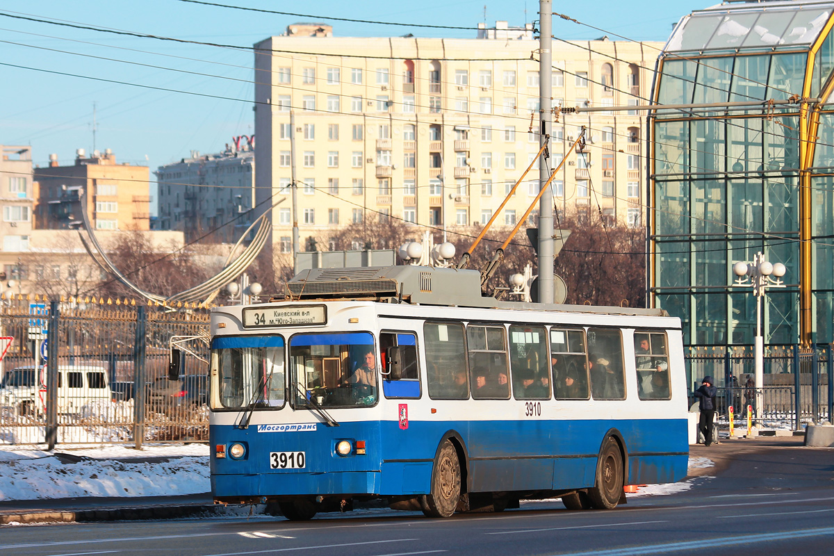 Москва, ЗиУ-682ГМ1 (с широкой передней дверью) № 3910