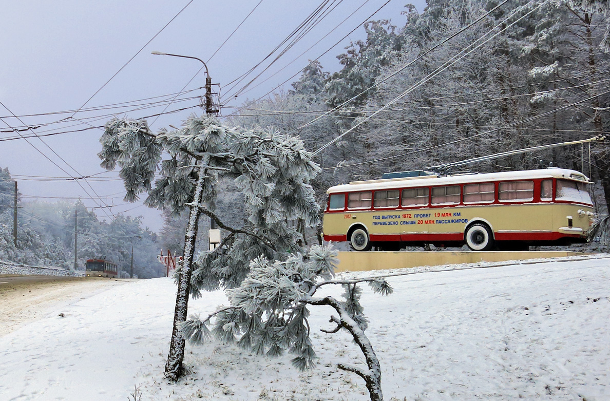 Крымский троллейбус — Памятник троллейбусу на Ангарском перевале