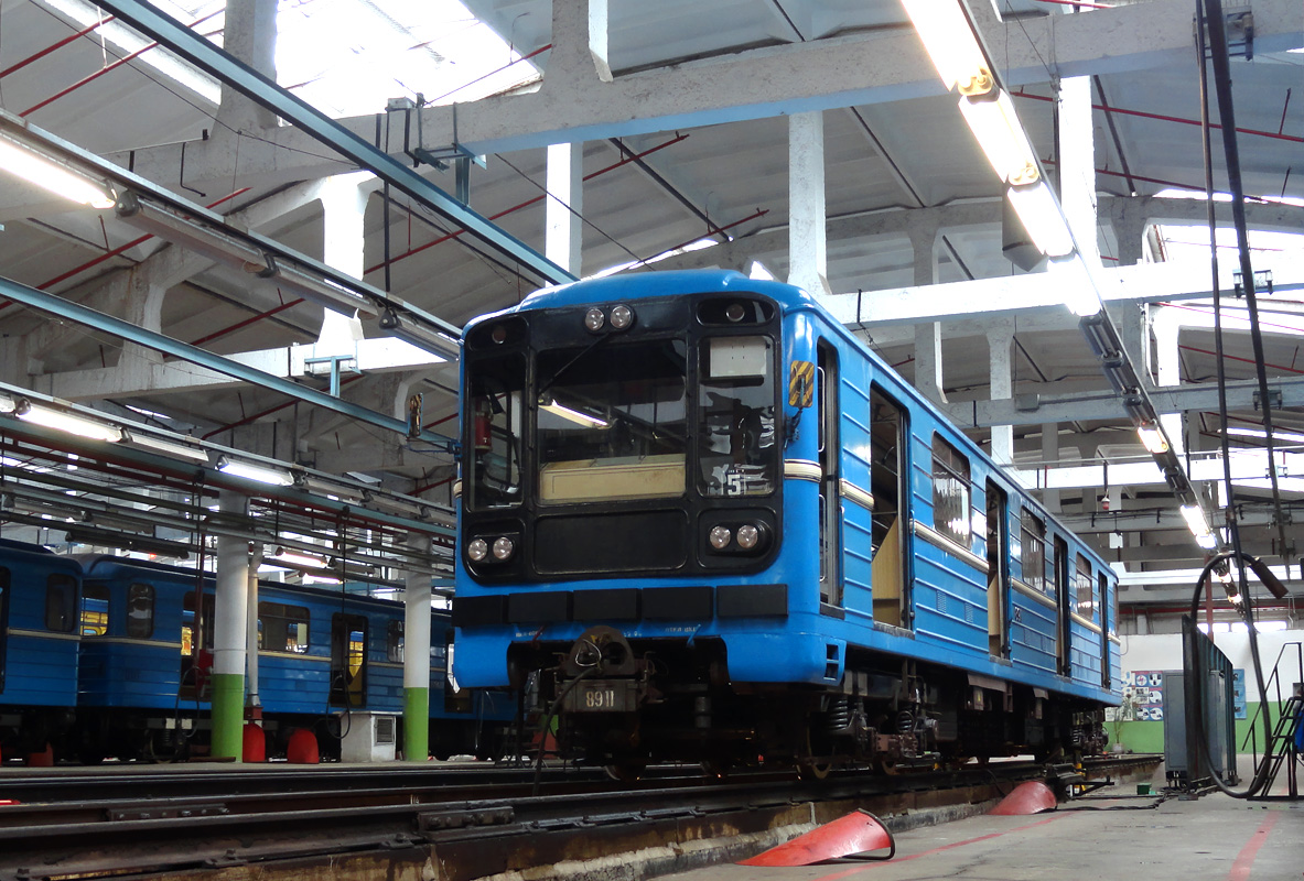 Екатеринбург, 81-717.5 (ЛВЗ/ВМ) № 8911