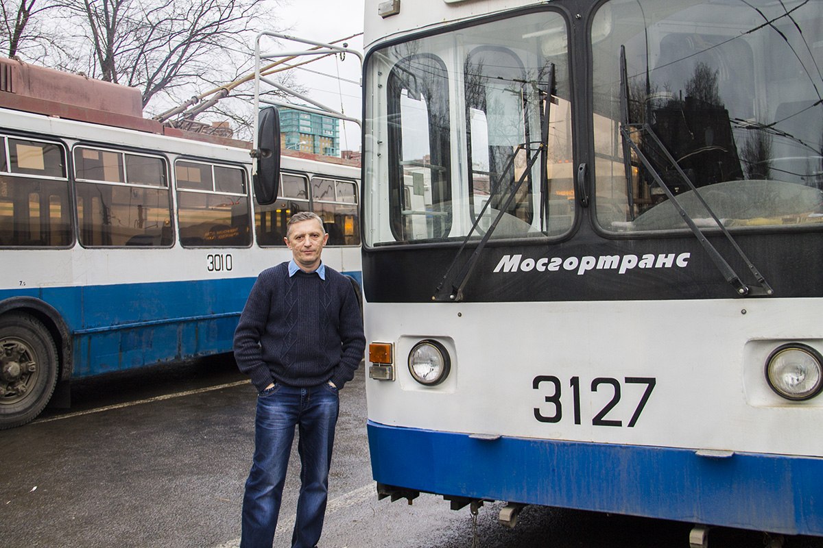 Electric transport employees