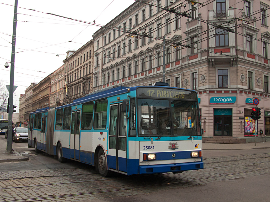 Рига, Škoda 15Tr13/6M № 25081