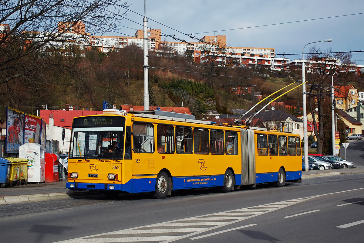Zlín, Škoda 15Tr13/6M — 352