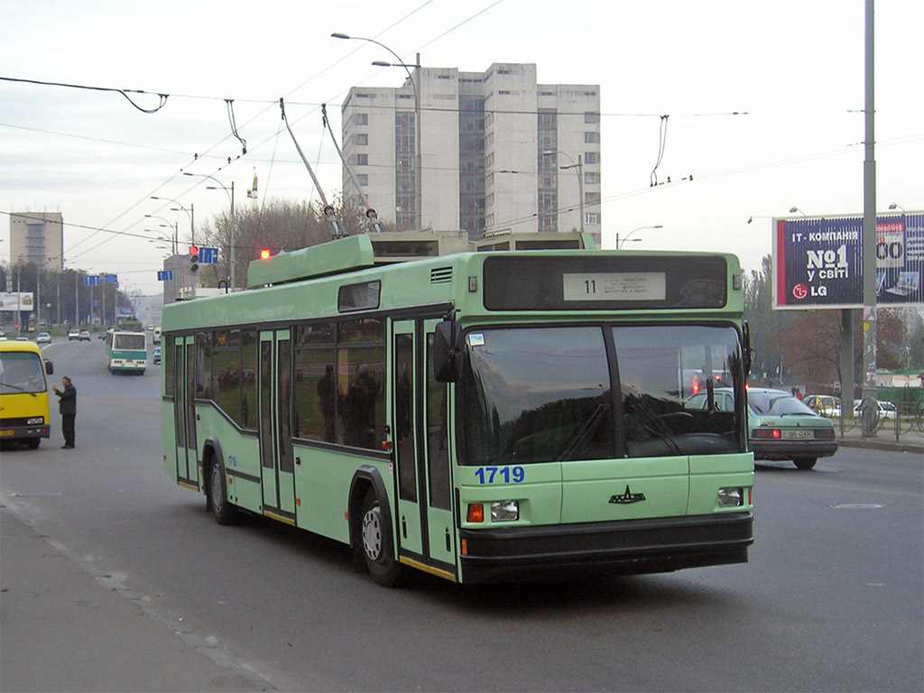 Киев, МАЗ-103Т № 1719