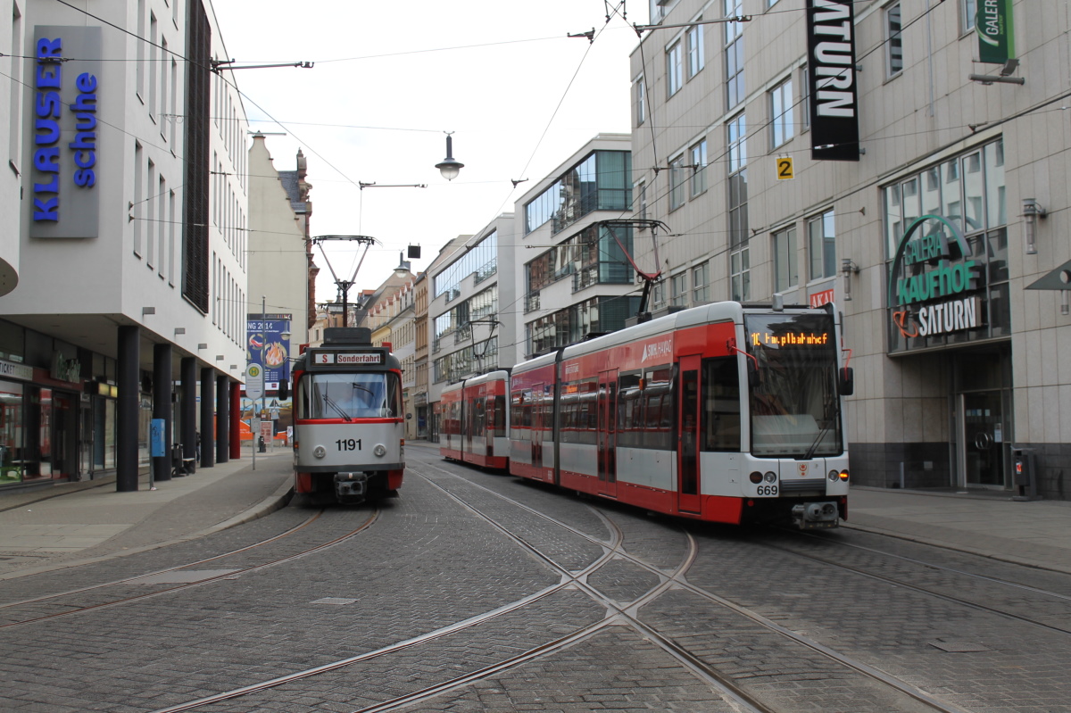 Галле, Bombardier MGT-K № 669; Галле, Tatra T4DC № 1191
