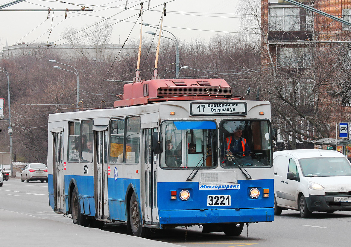 Москва, ЗиУ-682ГМ1 (с широкой передней дверью) № 3221