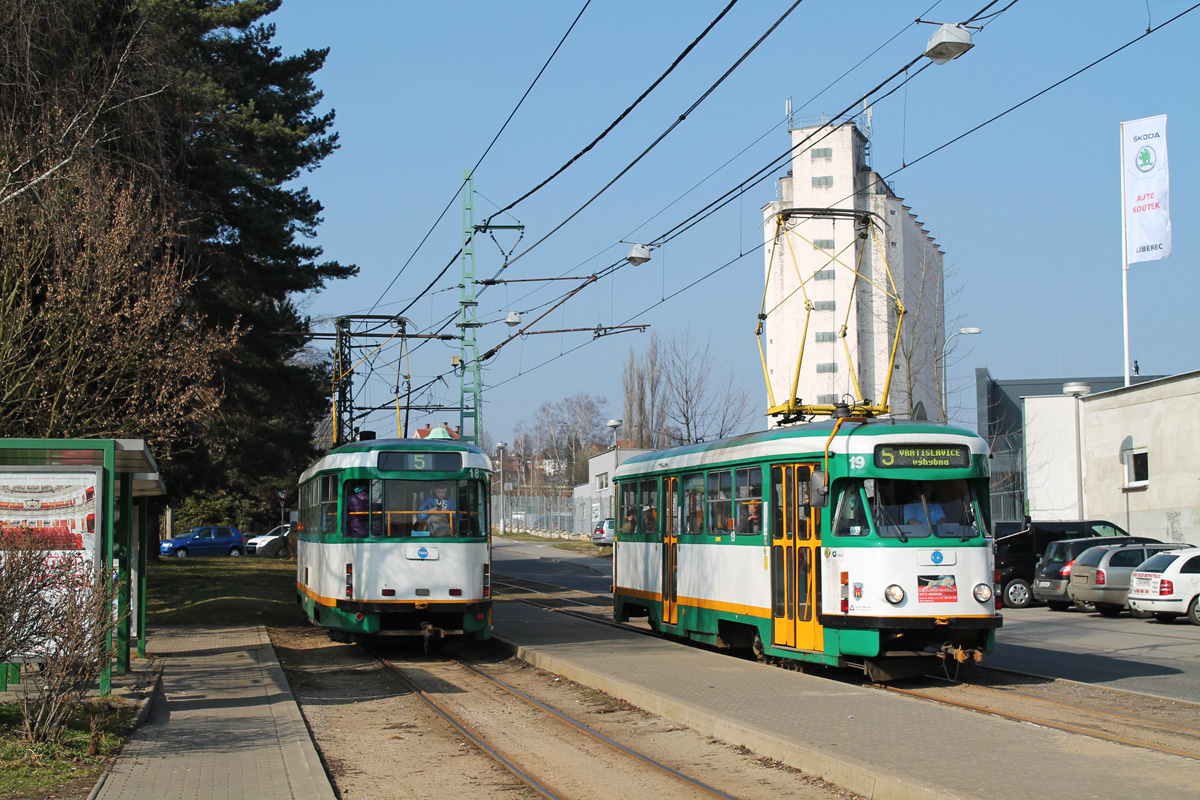 Либерец ― Яблонец-над-Нисой, Tatra T2R № 19; Либерец ― Яблонец-над-Нисой, Tatra T2R № 18 Либерец ― Яблонец-над-Нисой, Tatra T2R № 19; Либерец ― Яблонец-над-Нисой, Tatra T2R № 18