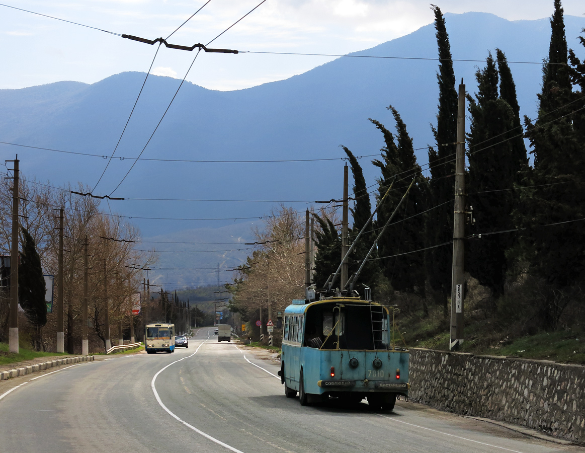 Крымский троллейбус, Škoda 9Tr12 № 7010