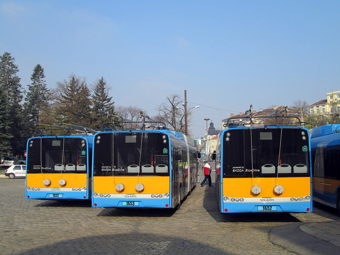 София, Škoda 27Tr Solaris III № 1657; София, Škoda 27Tr Solaris III № 1653; София, Škoda 27Tr Solaris III № 1652; София — Официално представяне на новите тролейбуси Škoda 27Tr — 04.04.2014