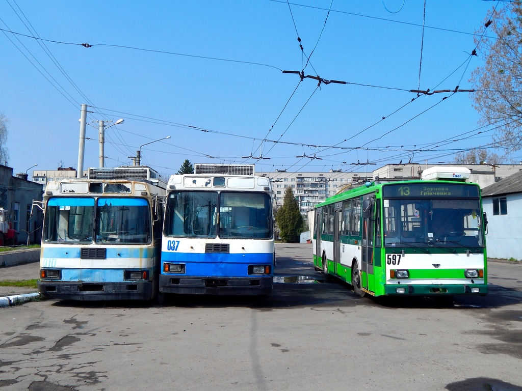 Львов, ЛАЗ-52522 № 010; Львов, ЛАЗ-52522 № 037; Львов, Škoda 14TrM № 597