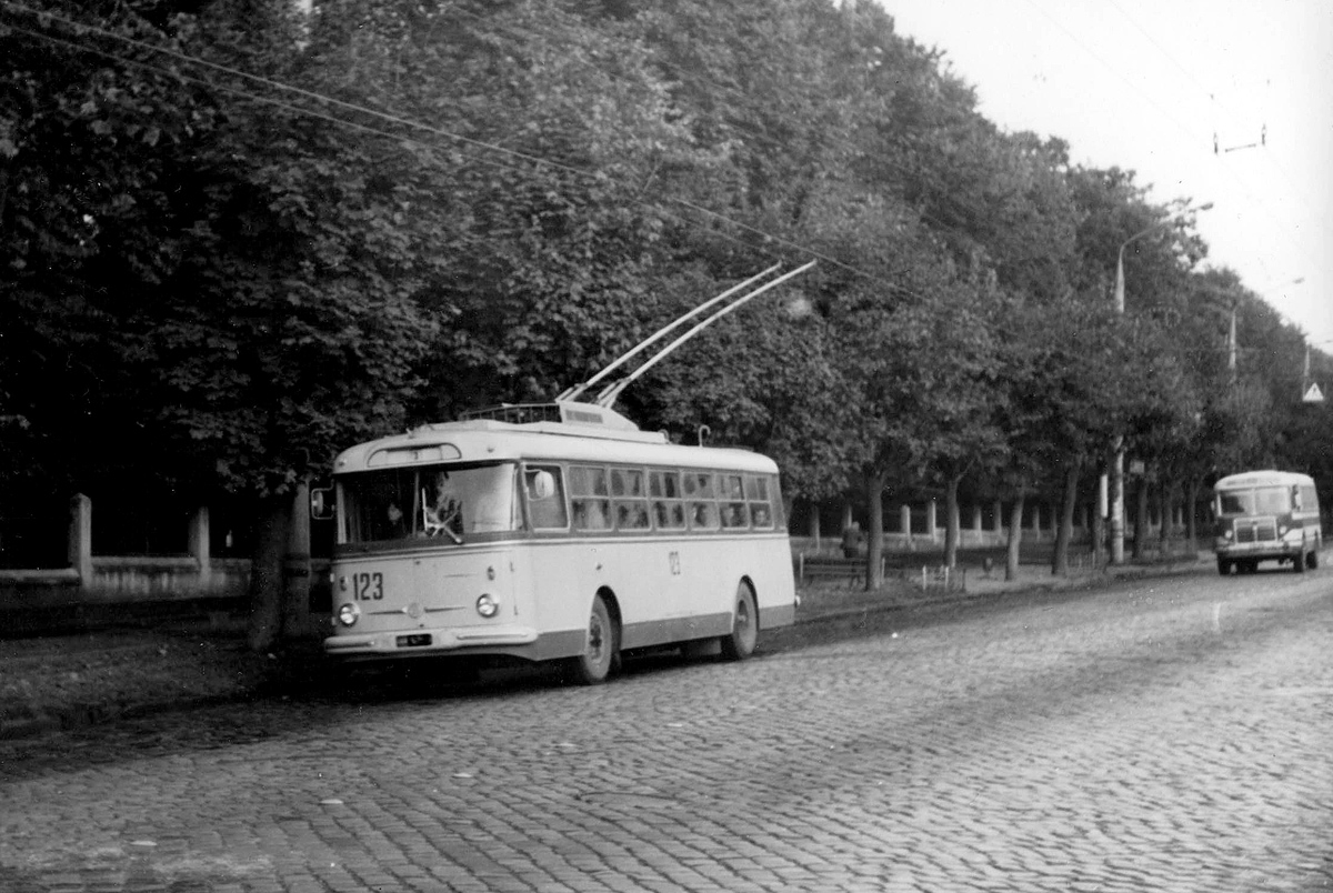 Черновцы, Škoda 9Tr16 № 123; Черновцы — Исторические фотографии (до 1991 года)