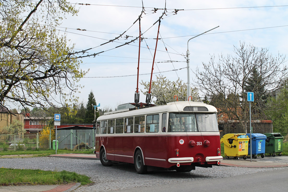 Пардубице, Škoda 9TrHT26 № 353 Пардубице, Škoda 9TrHT26 № 353