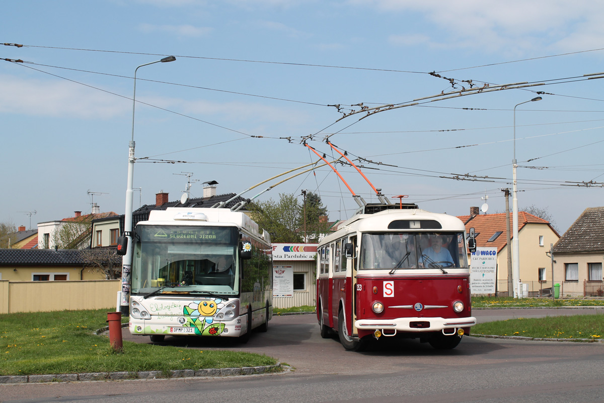 Пардубице, Škoda 24Tr Irisbus Citelis № 321; Пардубице, Škoda 9TrHT26 № 353 Пардубице, Škoda 24Tr Irisbus Citelis № 321; Пардубице, Škoda 9TrHT26 № 353