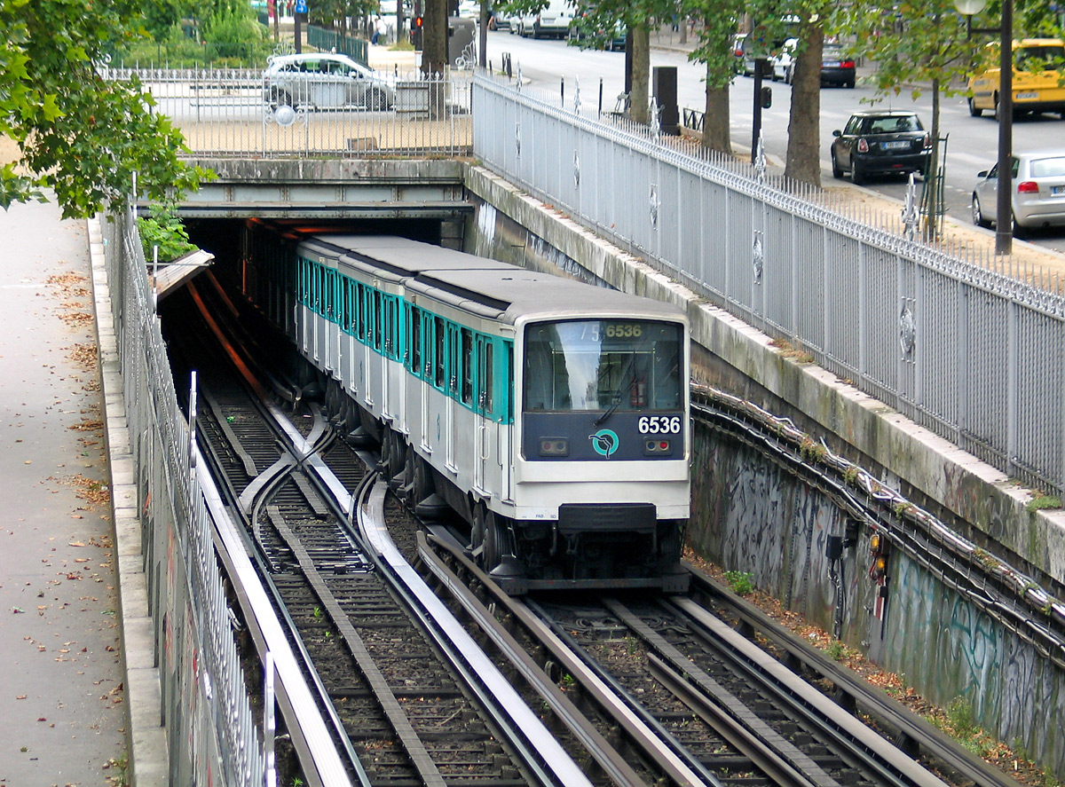 Париж -  Версаль -  Ивелин, Alstom MP 73 № 6536