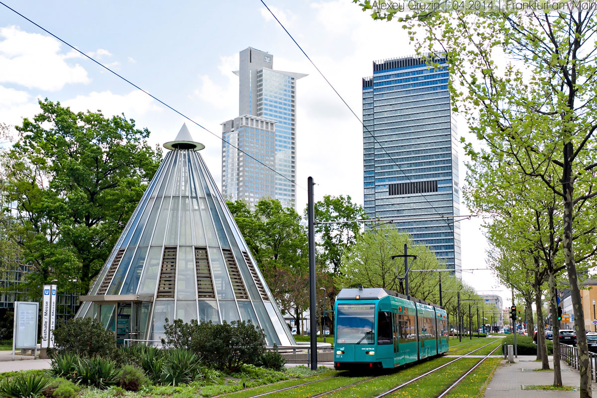 Frankfurt am Main, Duewag R № 037