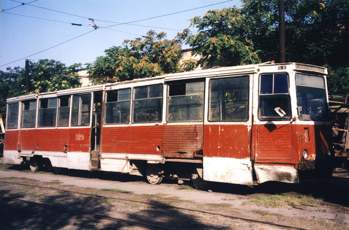 Baku, 71-605 (KTM-5M3) nr. 529; Baku — September 1999; Baku — Tram depot