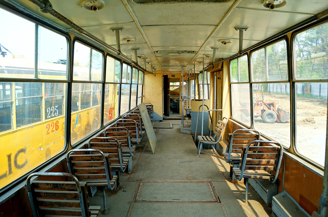 Владивосток, 71-132 (ЛМ-93) № 319; Владивосток — Военно-патриотический клуб "Техника XX века в Приморском крае". Музей А. М. Козицкого.