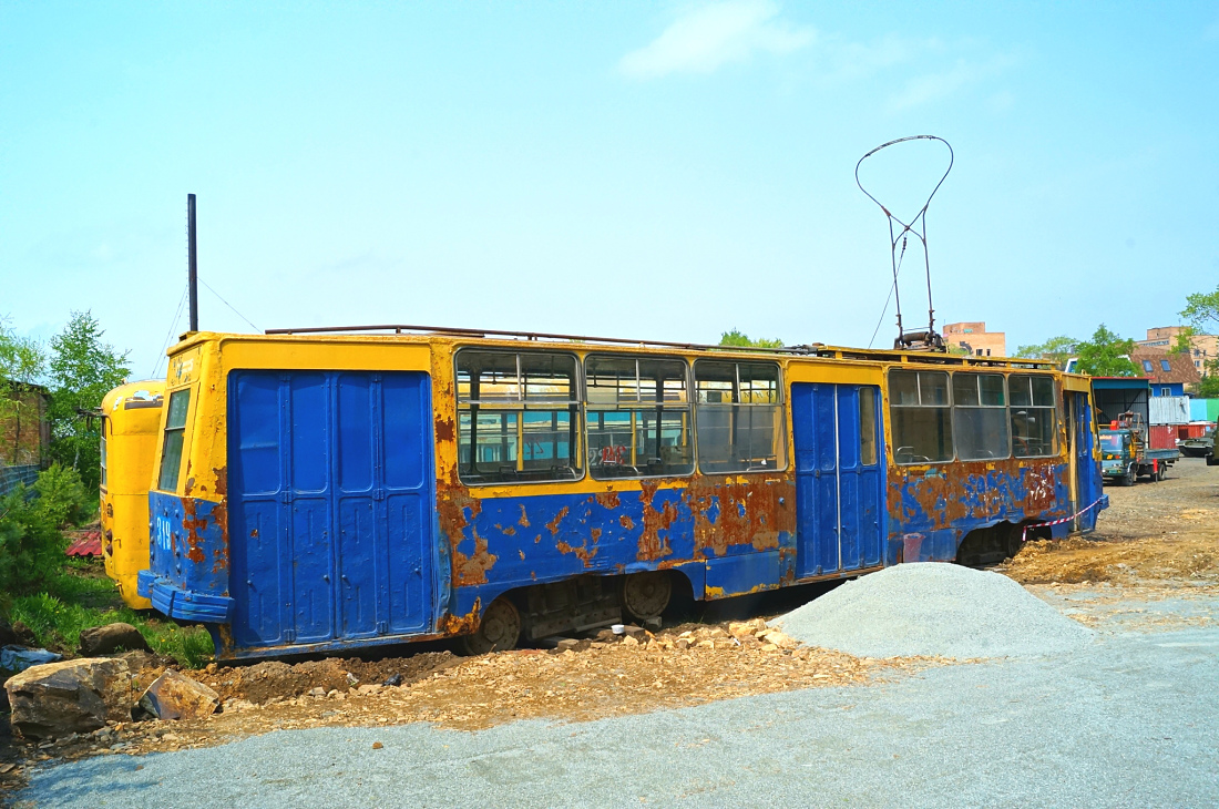 Владивосток, 71-132 (ЛМ-93) № 319; Владивосток — Военно-патриотический клуб "Техника XX века в Приморском крае". Музей А. М. Козицкого.