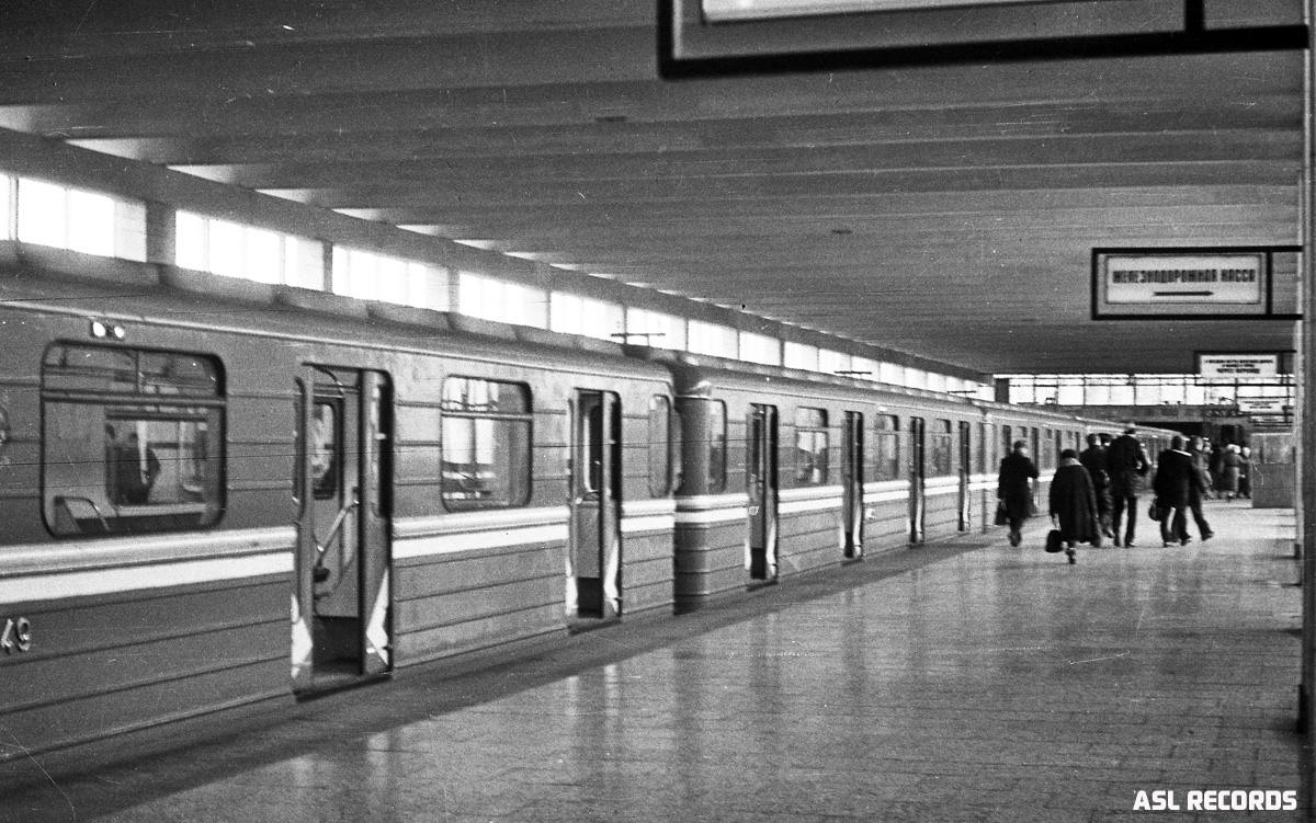 Санкт-Петербург, 81-717 (ЛВЗ) № 8449; Санкт-Петербург — Метрополитен — Линия 3