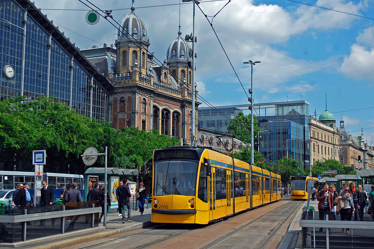 Будапешт, Siemens Combino Supra NF12B № 2006