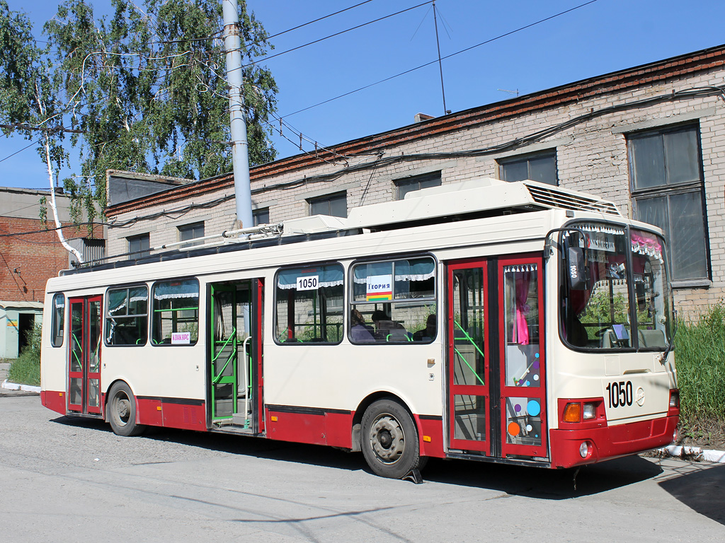 Челябинск, ЛиАЗ-5280 (ВЗТМ) № 1050