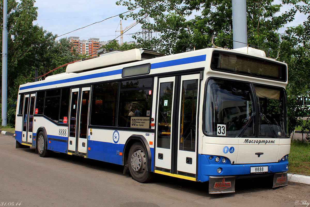 Moskau, SVARZ-MAZ-6235.00 Nr. 8888