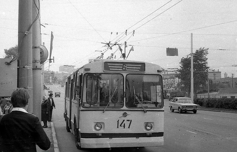 Владивосток, ЗиУ-682В № 147; Владивосток — Исторические фотографии — троллейбус