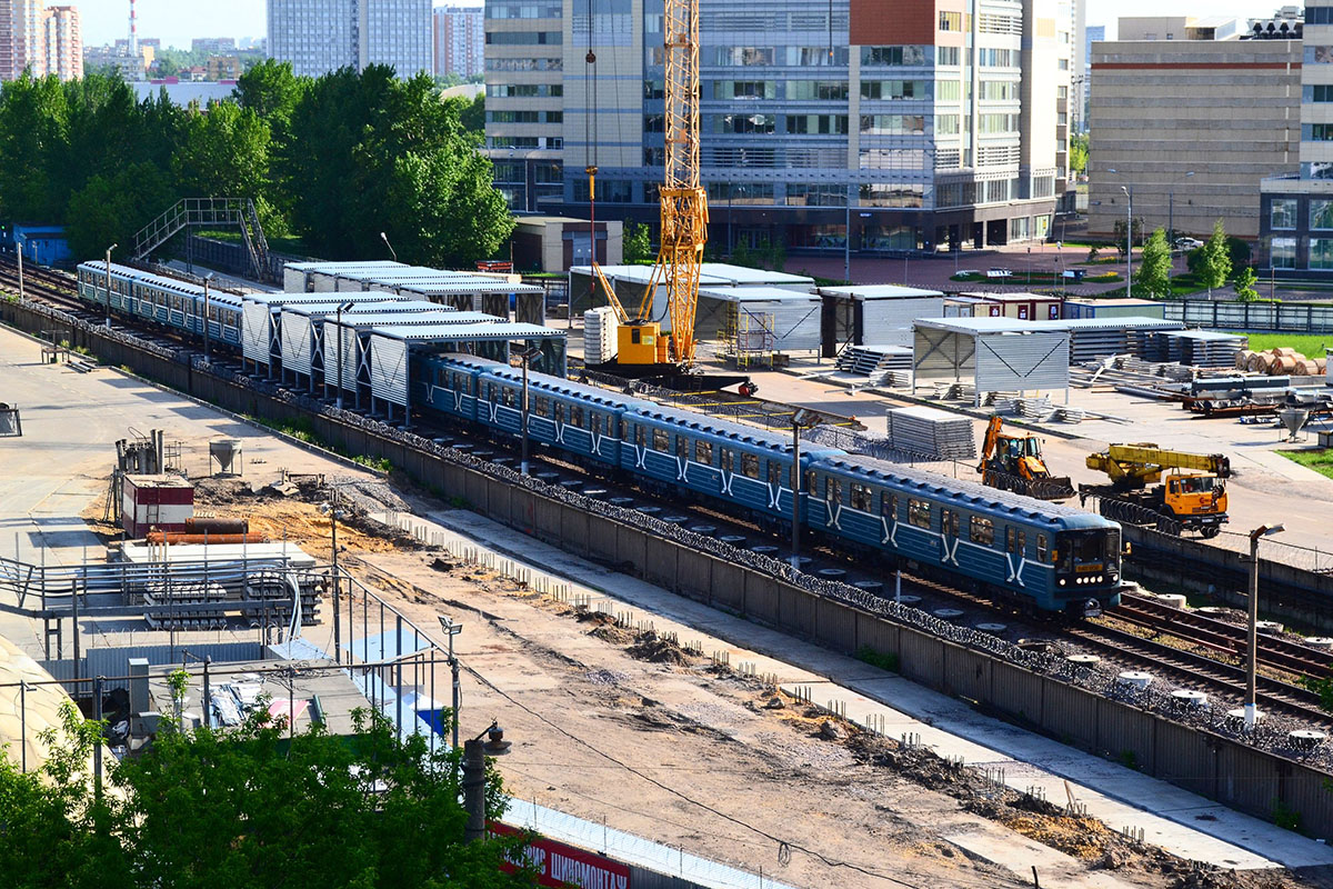 Moskva — Metro — [2] Zamoskvoretskaya Line; Moskva — Metro — Vehicles — Type 81-717/714 and modifications