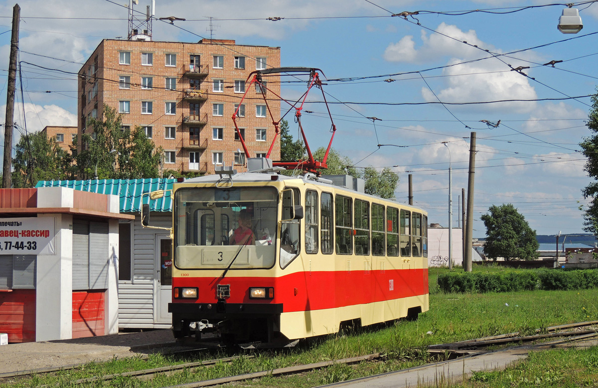 Ижевск, 71-402 № 1300